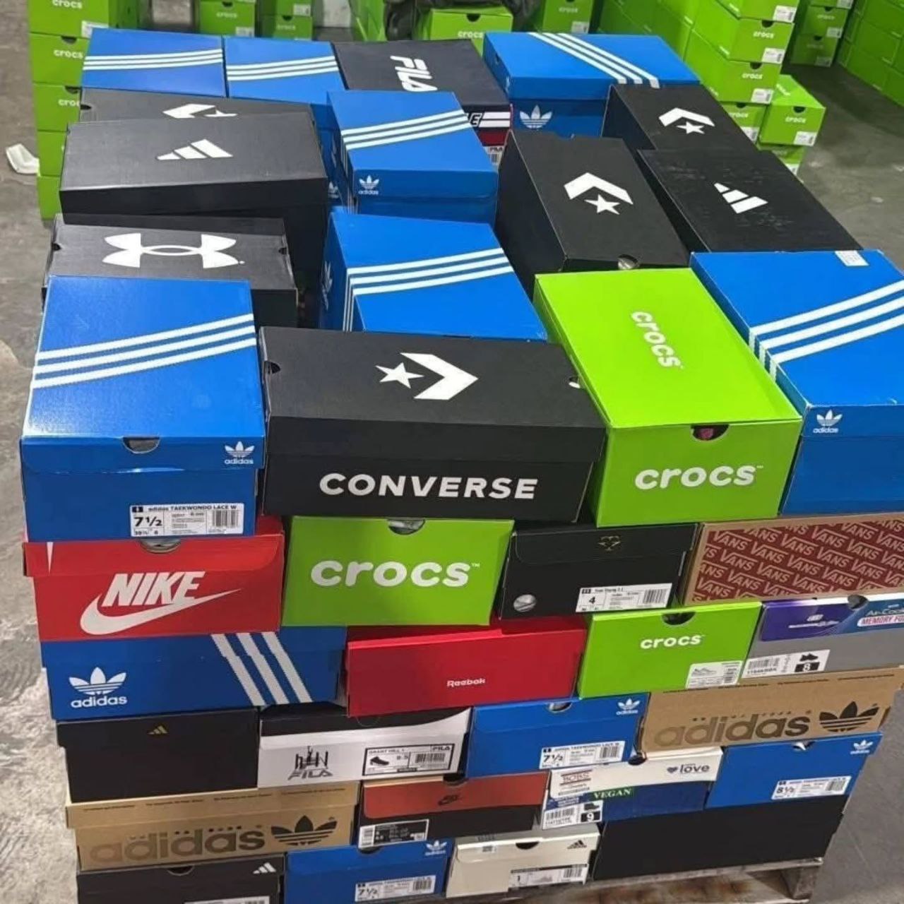 150 UNITS MIXED SHOES PALLET